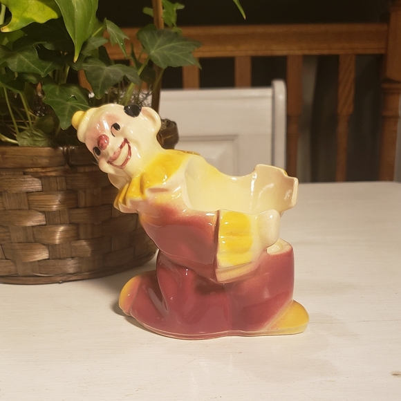 Shawnee Pottery JoJo The Circus Clown - Picture 1 of 6